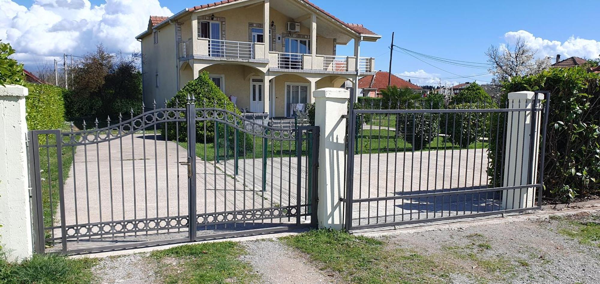 Cozzy Apartment Near The Aiport Podgorica Mitrovici  Exterior photo